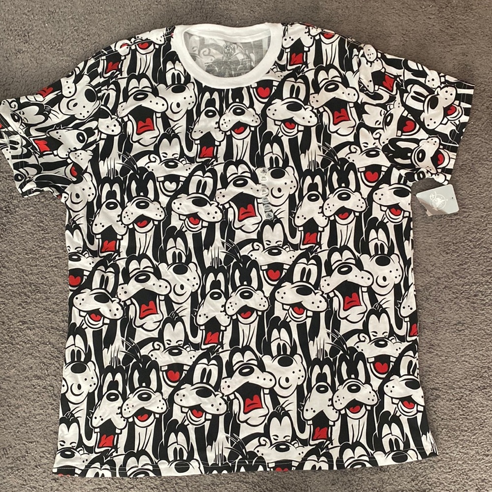Brand new goofy Disney shirt from Disney size XXL